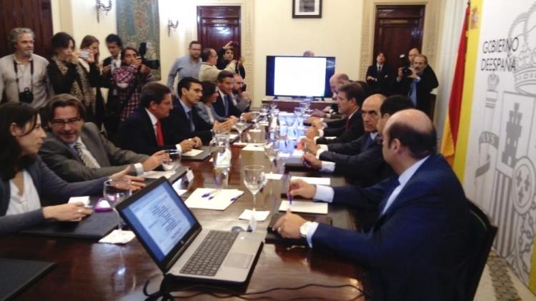 Reunión celebrada esta mañana en la Subdelegación.