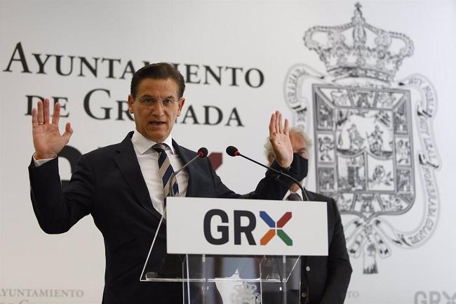 El alcalde de Granada, Luis Salvador, en una imagen de 1 de julio en rueda de prensa.