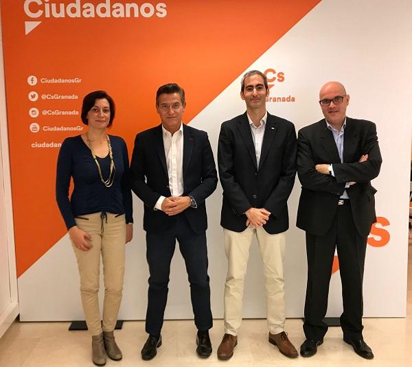 Luis Salvador y Raúl Fernández con los representantes del SUP. Luis Salvador y Raúl Fernández con los representantes del SUP.