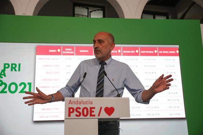 Luis Ángel Hierro, en una foto de archivo tras las primarias para elegir candidato a la Junta por el PSOE-A.