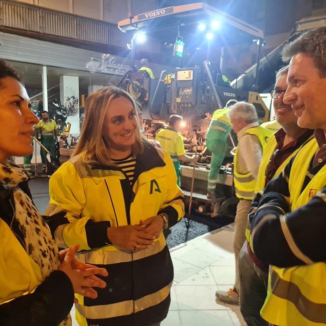 Marifrán Carazo, en una visita a las obras de asfaltado en Arabial.