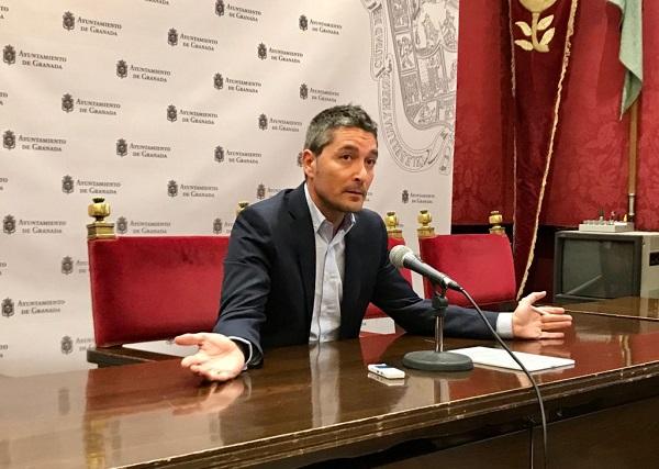 Manuel Olivares en una rueda de prensa.