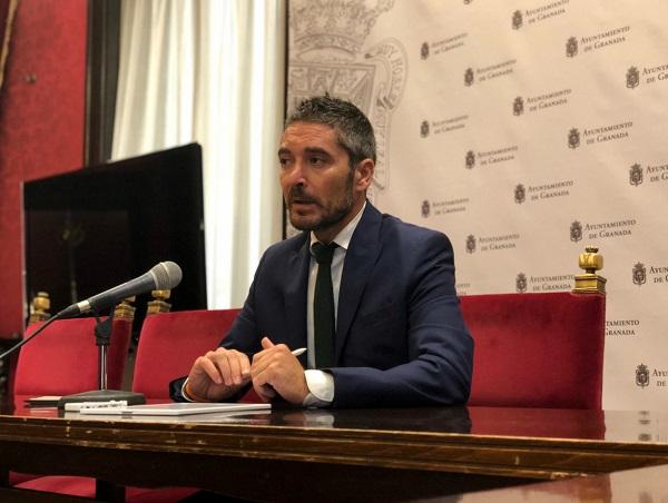 Manuel Olivares. Manuel Olivares.