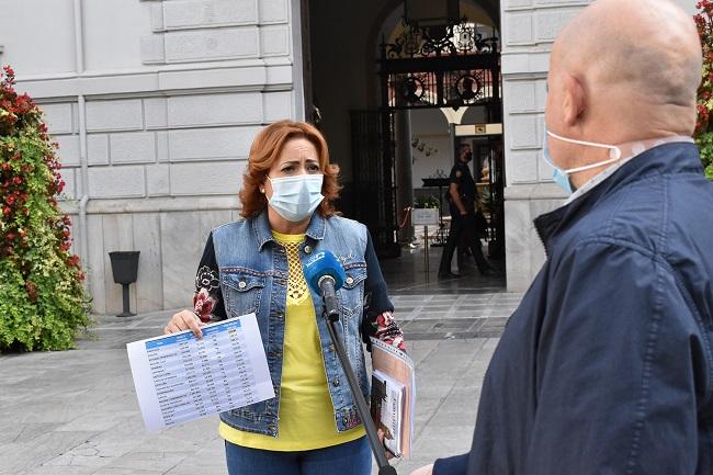 Mari Carmen Pérez, atiende a los medios, este jueves. Mari Carmen Pérez, atiende a los medios, este jueves.