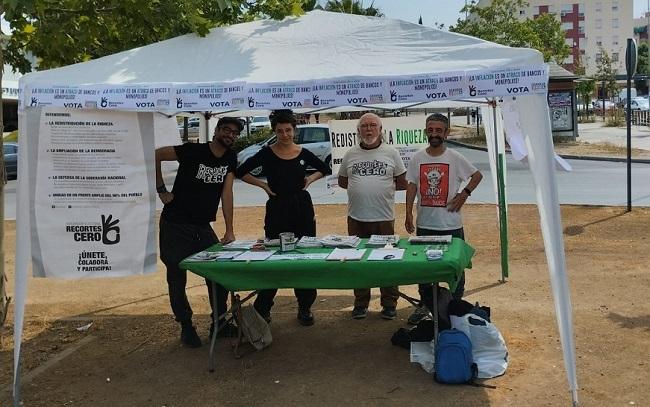 Activistas de Recortes Cero.