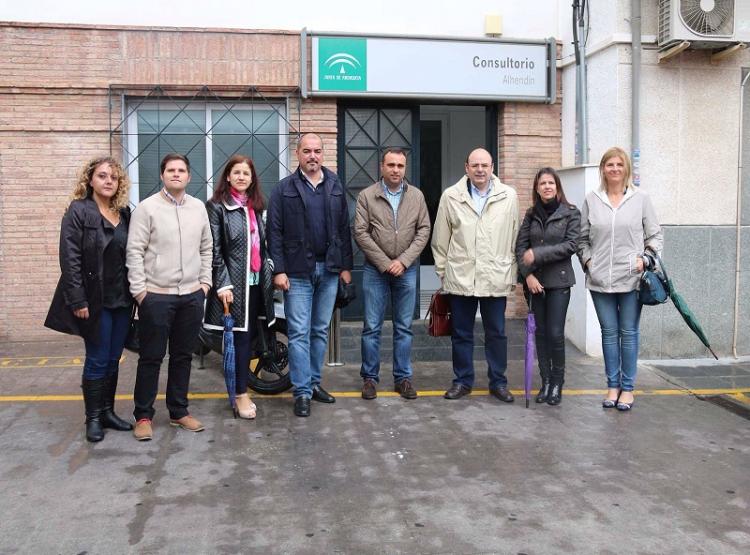 Pérez en su visita al centro de salud de Alhendín.