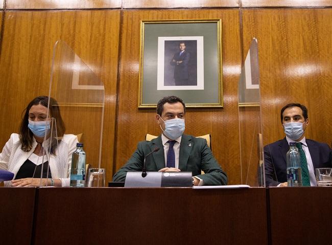 Juan Manuel Moreno en el Parlamento.