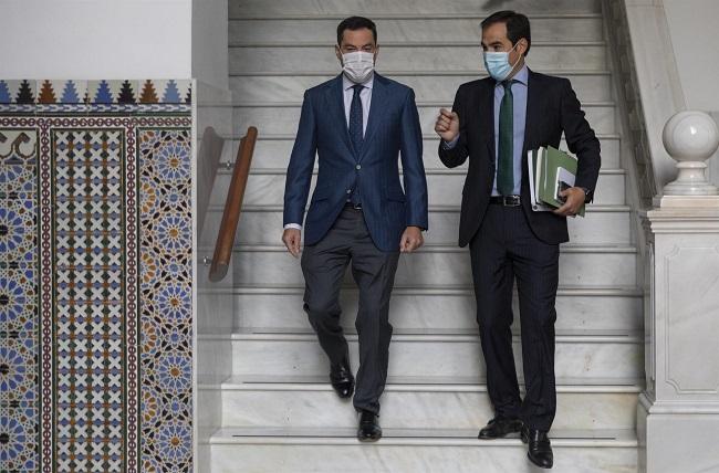 José Antonio Nieto con Juan Manuel Moreno, en una imagen de archivo en el Parlamento.