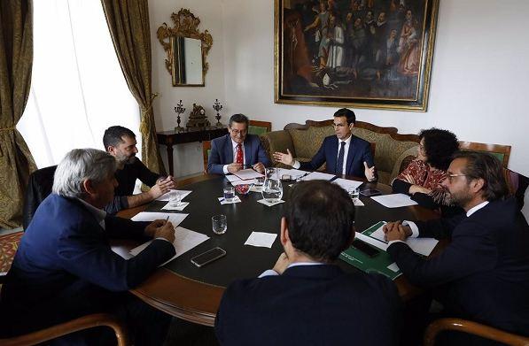 Reunión de los representantes del Pacto por Granada.