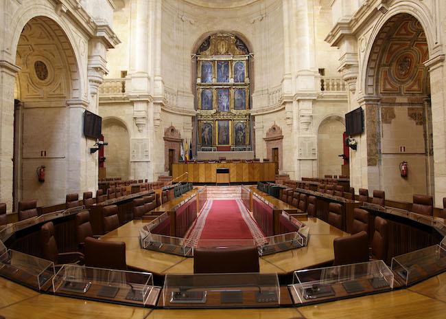 Parlamento de Andalucía, vacío a la espera del 2D.
