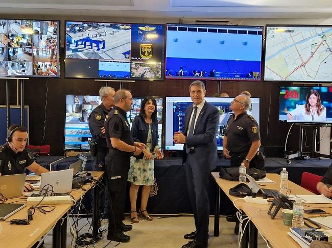 Pedro Fernández en una visita al CECOR.
