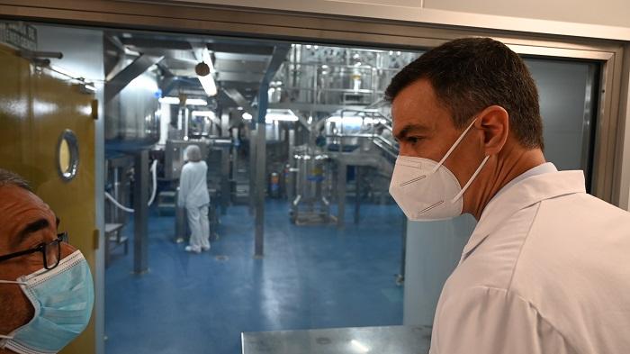 Pedro Sánchez en su visita a Rovi el pasado viernes.
