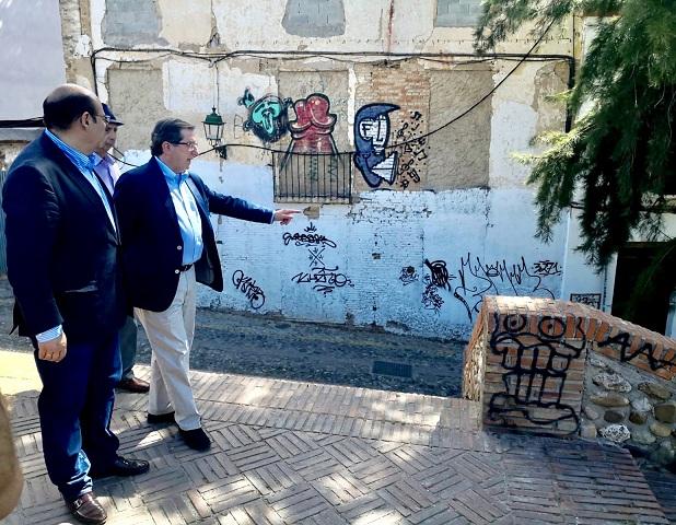 Sebastián Pérez y Luis González, en el Huerto del Carlos. 