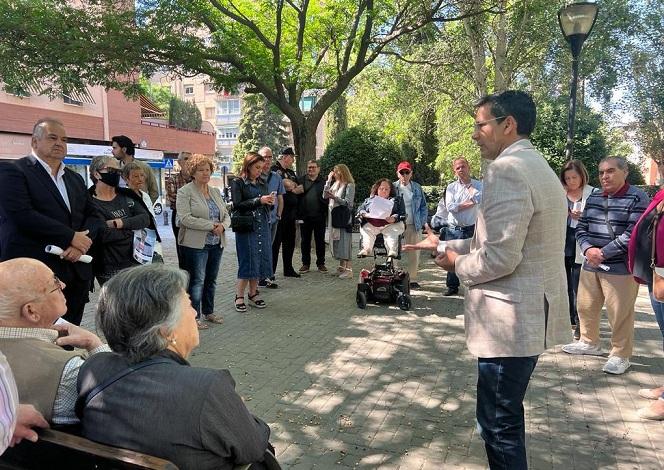 Cuenca explica su iniciativa del nuevo servicio de emergencias sociales.