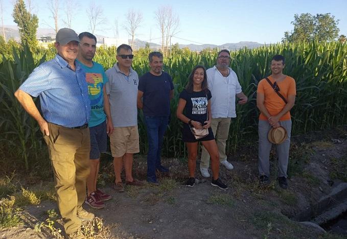 Miembros de las dos formaciones, en la Vega. 