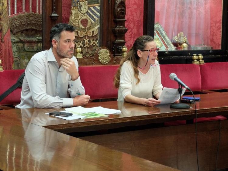 Pilar Rivas y David Sánchez, en rueda de prensa en el Ayuntamiento.