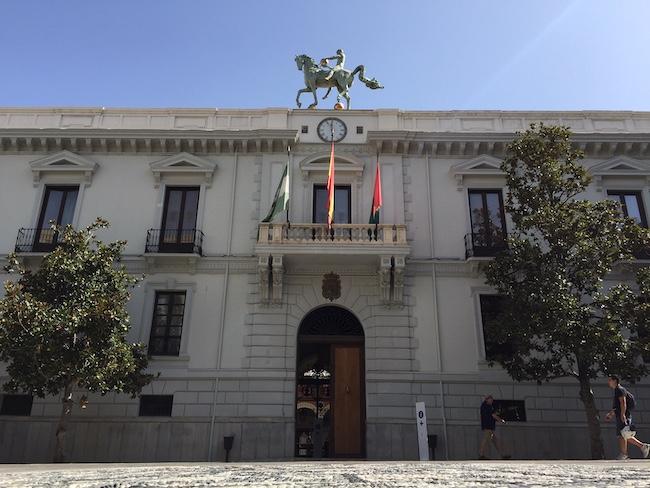 Fachada del Ayuntamiento de Granada.