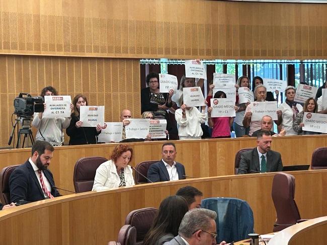 Mari Carmen Pérez, durante el pleno de la Diputación.