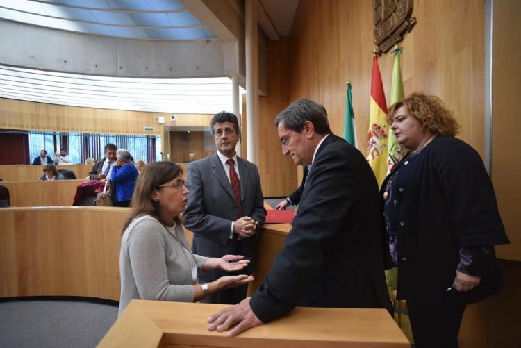 Todos los grupos han respaldado el Plan de Obras. Todos los grupos han respaldado el Plan de Obras.