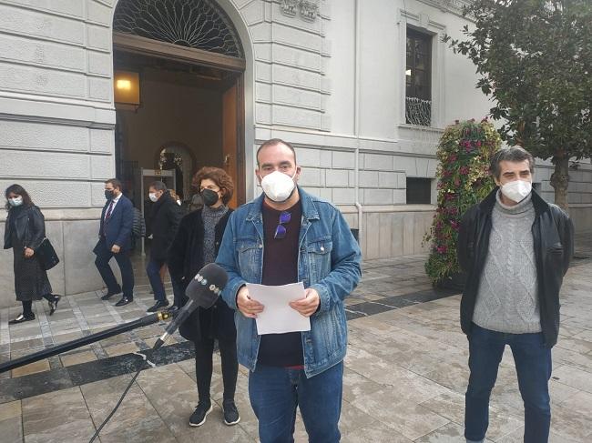 Francisco Puentedura, con Antonio Cambril y Elisa Cabrerizo en una comparecencia reciente.