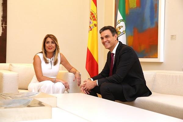 Pedro Sánchez y Susana Díaz al inicio de la reunión.