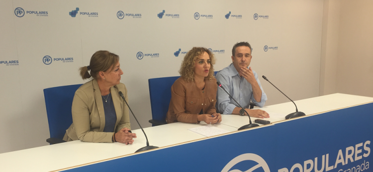 Representantes del PP en la rueda de prensa de este viernes.