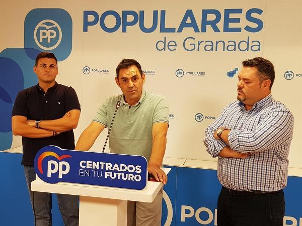 Representantes del PP en una rueda de prensa la semana pasada para pedir la dimisión del alcalde.