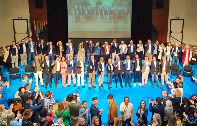 Los candidatos del PP en el área metropolitana, este sábado.