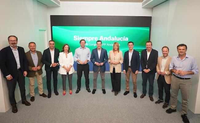 Representación granadina del PP, junto a Moreno.