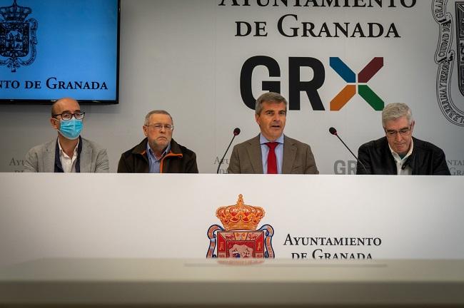 César Díaz con los representantes de la Asociación Zaidín-Campus.