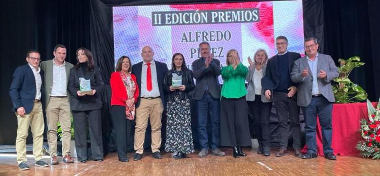 Premiados, junto a dirigentes del PSOE-andaluz, del PSOE de Granada y del PSOE de Padul.