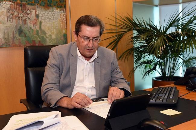 José Entrena. José Entrena.