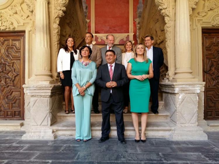 Los presidentes socialistas de diputaciones andaluzas en la foto de familia.
