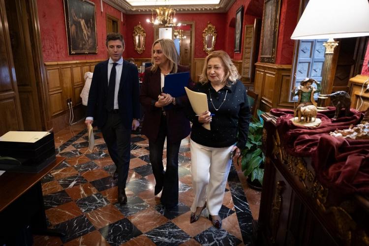 Marifrán Carazo con Jorge Saavedra y Rosario Pallarés.