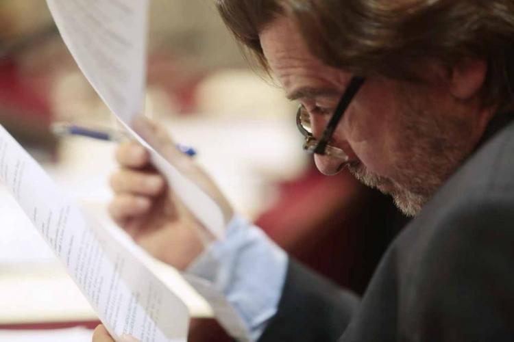 Baldomero Oliver en el primer pleno ordinario del gobierno socialista. Baldomero Oliver en el primer pleno ordinario del gobierno socialista.