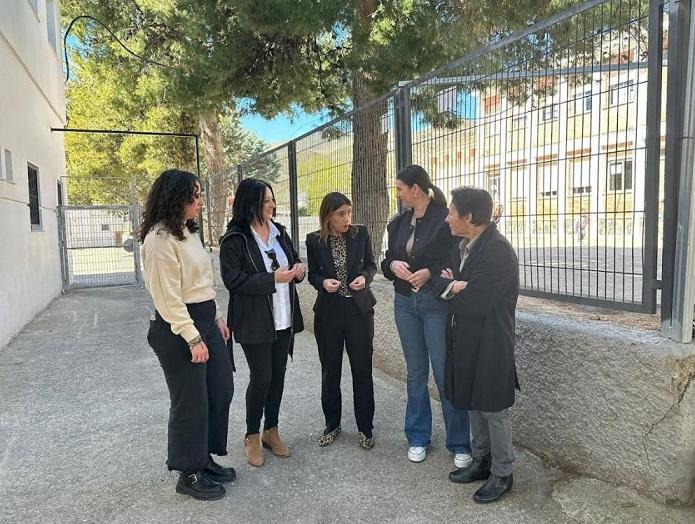 Representantes socialistas en el colegio Rey Chico de Cádiar. 