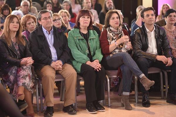 Micaela Navarro flanqueada por Sandra García y José Entrena.