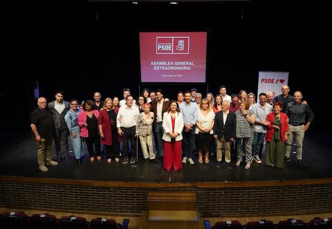 Raquel Ruz al frente de la ejecutiva del PSOE de la capital granadina.