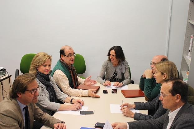 Reunión de concejales del PP con dirigentes de las cofradías. 