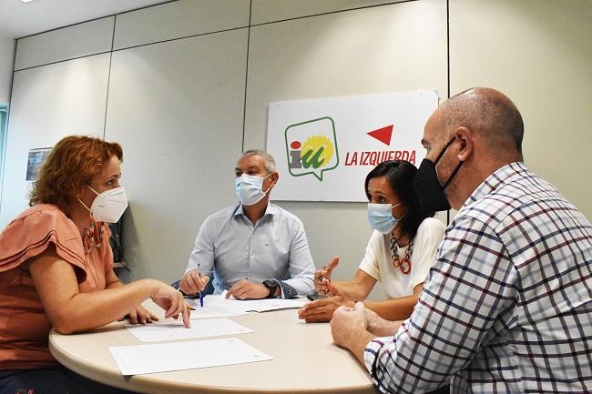 Reunión de Mari Carmen Pérez con representantes de Atadigra. 