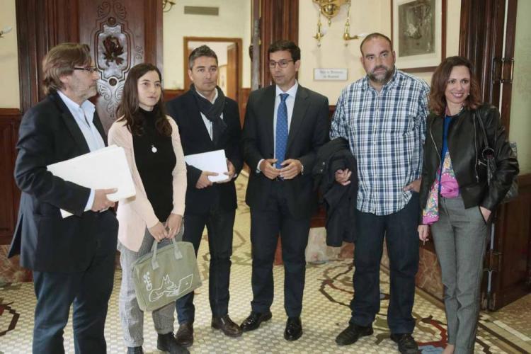 Primera reunión del alcalde con los portavoces de los grupos municipales.