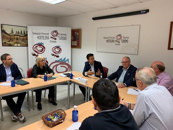 Reunión entre los ediles socialistas y la Federación de Hostelería. Reunión entre los ediles socialistas y la Federación de Hostelería.