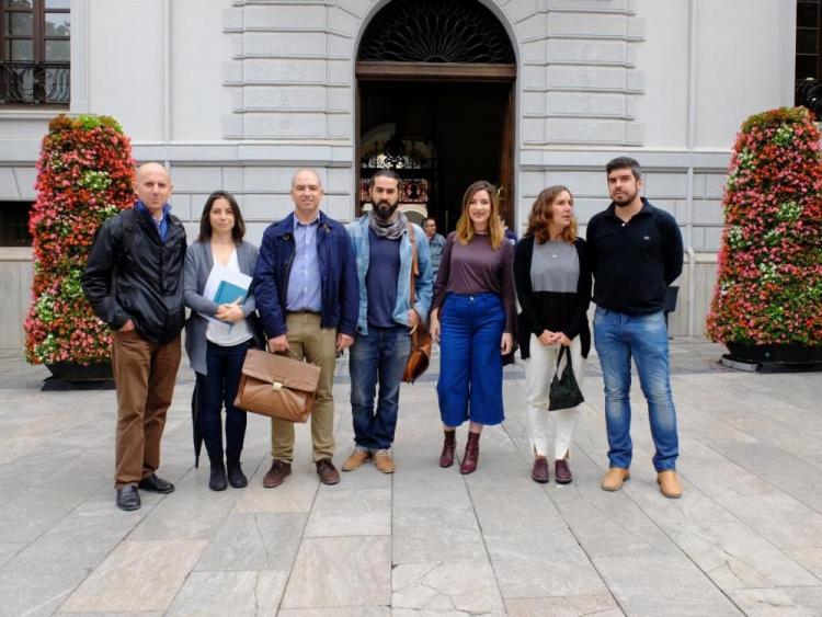 Terrón con los representantes de Atarfe, Pinos Puente y Granada. 