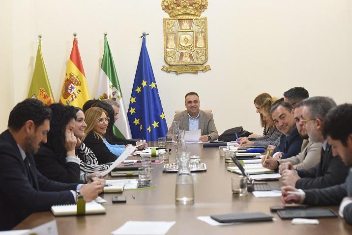 Imagen de una de las últimas reuniones de la junta de gobierno de la Diputación.