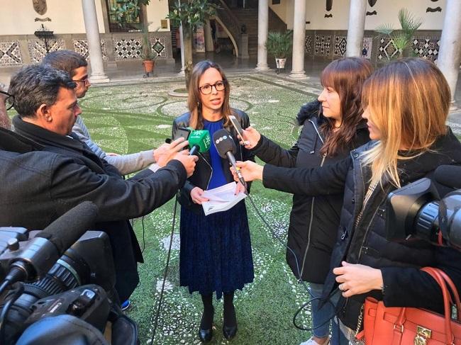 Rocío Díaz atiende a los medios este miércoles.
