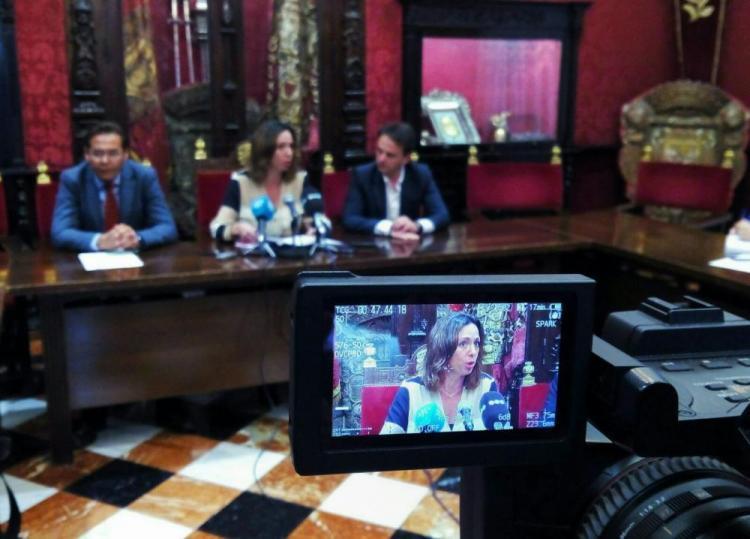 Rocío Díaz, en una imagen de archivo, con Juan Antonio Fuentes y Antonio Granados.