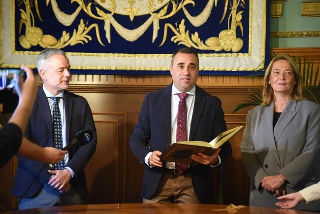 Francisco Rodríguez con Nicolás Navarro y Luisa García Chamorro.