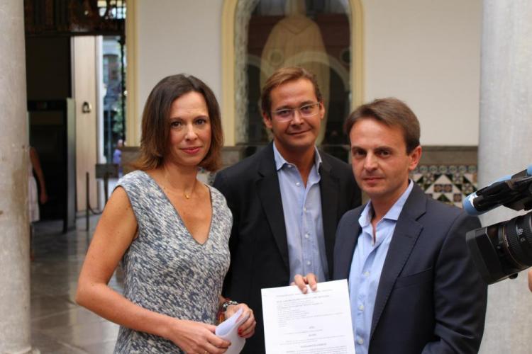 Rocío Díaz con Antonio Granados y Juan Antonio Fuentes. Rocío Díaz con Antonio Granados y Juan Antonio Fuentes.
