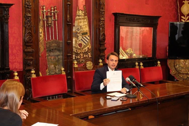 José Antonio Fuentes. José Antonio Fuentes.