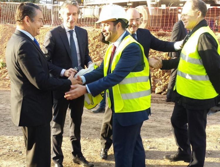 Sanz, junto al ministro, en la última visita de De la Serna a las obras del AVE.